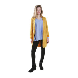 Cardigan con tasche e maglia con scollo a v