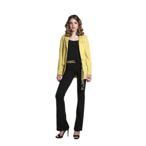 Giacca con tasche e pantaloni svasati