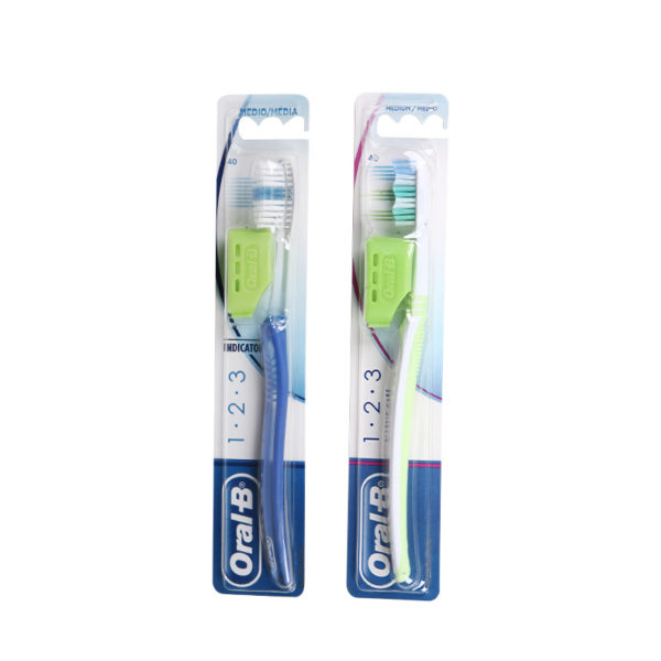 Oral b - Spazzolino medium