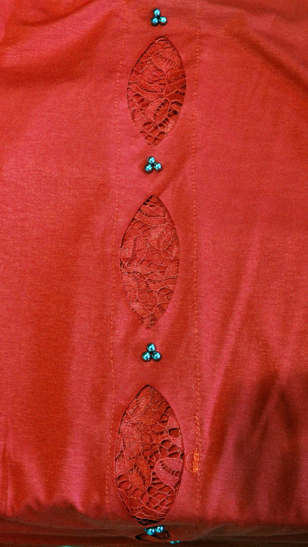T-shirt con glitter - immagine 2
